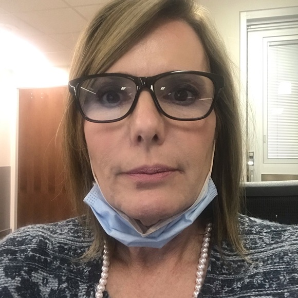 Meet your Posher, Sandy - Picture 11 of 16